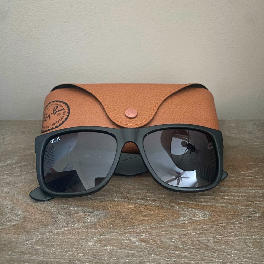 Ray-Ban Justin Classic Sunglasses